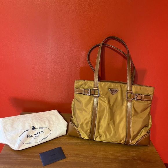 Authentic Prada handbag - Picture 1 of 9